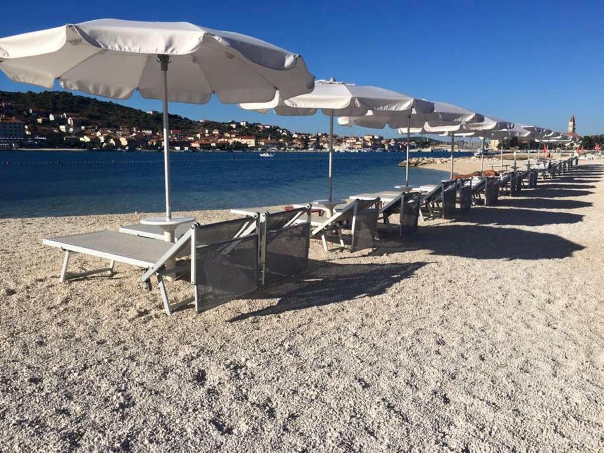 Apartments Ela Trogir Exterior photo